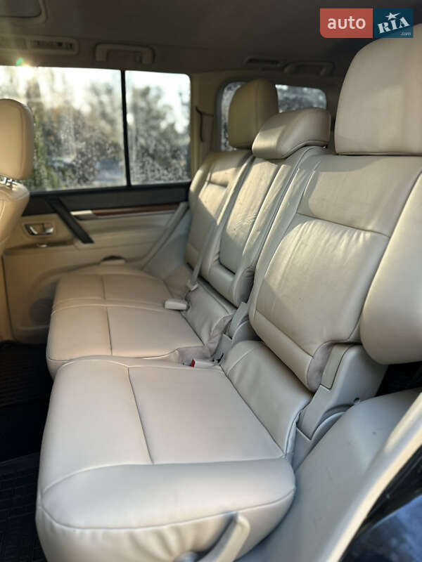 Внедорожник / Кроссовер Mitsubishi Pajero 2007 в Киеве