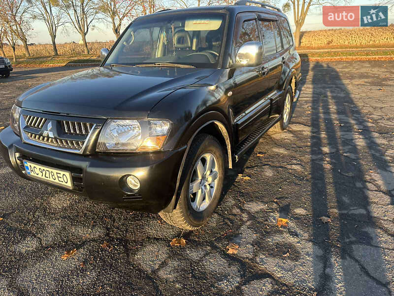 Внедорожник / Кроссовер Mitsubishi Pajero 2005 в Владимире