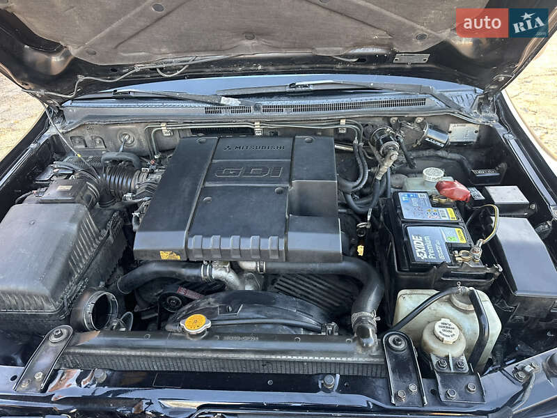 Внедорожник / Кроссовер Mitsubishi Pajero 2005 в Владимире