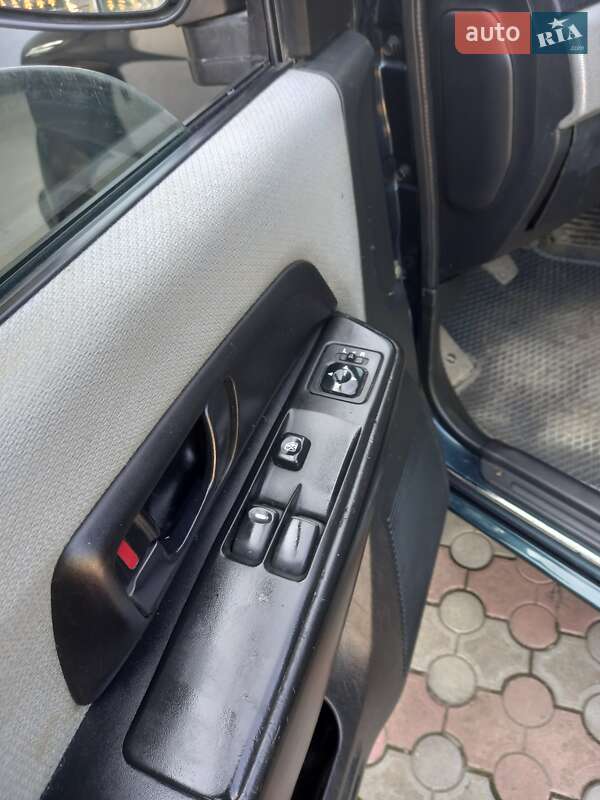 Позашляховик / Кросовер Mitsubishi Pajero 2002 в Новоселиці фото 8 Позашляховик / Кросовер Mitsubishi Pajero 2002 в Новоселиці