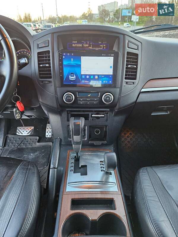 Внедорожник / Кроссовер Mitsubishi Pajero 2007 в Киеве