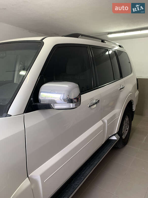 Mitsubishi Pajero 2007