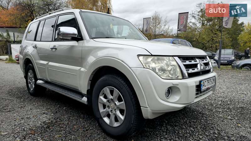 Внедорожник / Кроссовер Mitsubishi Pajero 2013 в Львове фото Внедорожник / Кроссовер Mitsubishi Pajero 2013 в Львове