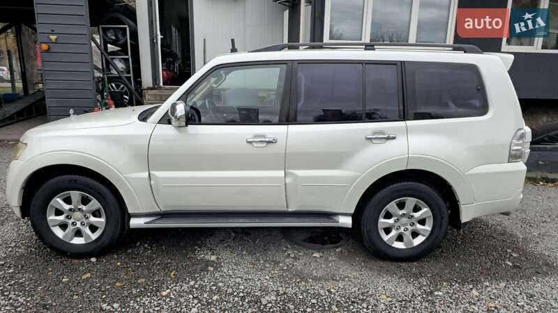 Внедорожник / Кроссовер Mitsubishi Pajero 2013 в Львове фото 11 Внедорожник / Кроссовер Mitsubishi Pajero 2013 в Львове