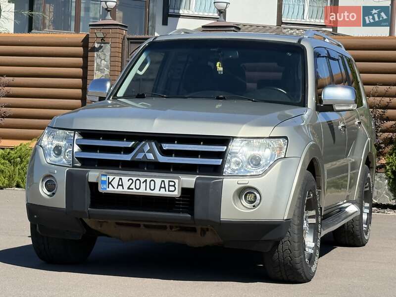 Внедорожник / Кроссовер Mitsubishi Pajero 2008 в Борисполе фото 2 Внедорожник / Кроссовер Mitsubishi Pajero 2008 в Борисполе