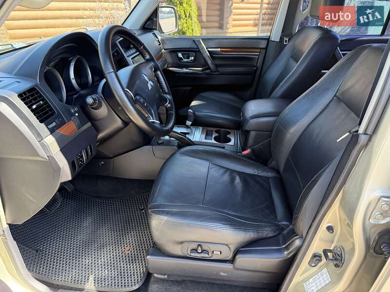 Внедорожник / Кроссовер Mitsubishi Pajero 2008 в Борисполе фото 50 Внедорожник / Кроссовер Mitsubishi Pajero 2008 в Борисполе