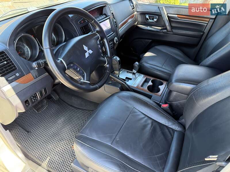 Внедорожник / Кроссовер Mitsubishi Pajero 2008 в Борисполе фото 54 Внедорожник / Кроссовер Mitsubishi Pajero 2008 в Борисполе
