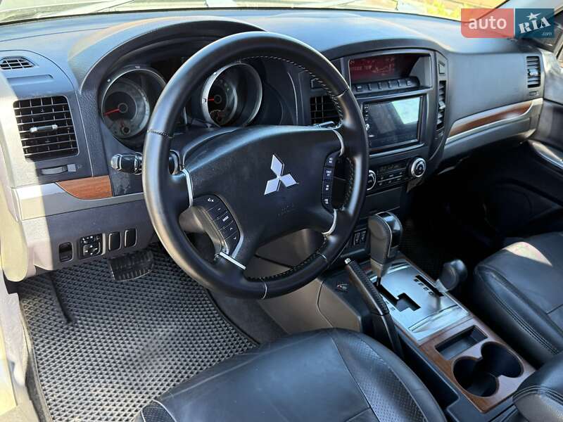 Внедорожник / Кроссовер Mitsubishi Pajero 2008 в Борисполе фото 59 Внедорожник / Кроссовер Mitsubishi Pajero 2008 в Борисполе