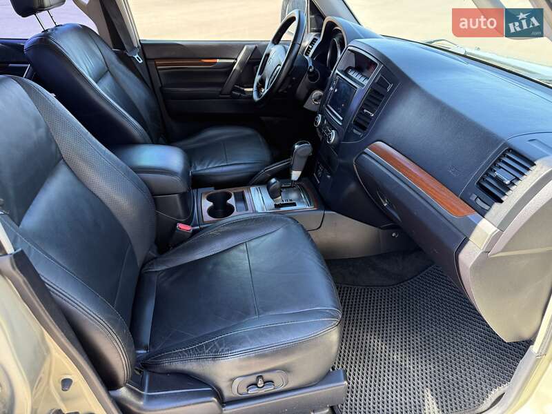 Внедорожник / Кроссовер Mitsubishi Pajero 2008 в Борисполе фото 66 Внедорожник / Кроссовер Mitsubishi Pajero 2008 в Борисполе