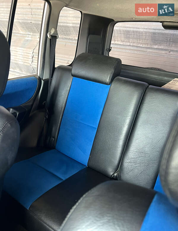 Внедорожник / Кроссовер Mitsubishi Pajero 2002 в Днепре