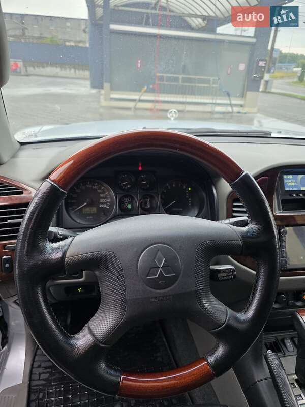 Позашляховик / Кросовер Mitsubishi Pajero 2007 в Хмельницькому фото 11 Позашляховик / Кросовер Mitsubishi Pajero 2007 в Хмельницькому