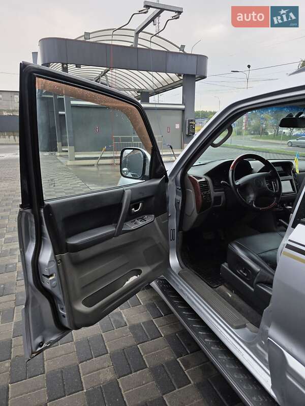 Позашляховик / Кросовер Mitsubishi Pajero 2007 в Хмельницькому фото 12 Позашляховик / Кросовер Mitsubishi Pajero 2007 в Хмельницькому
