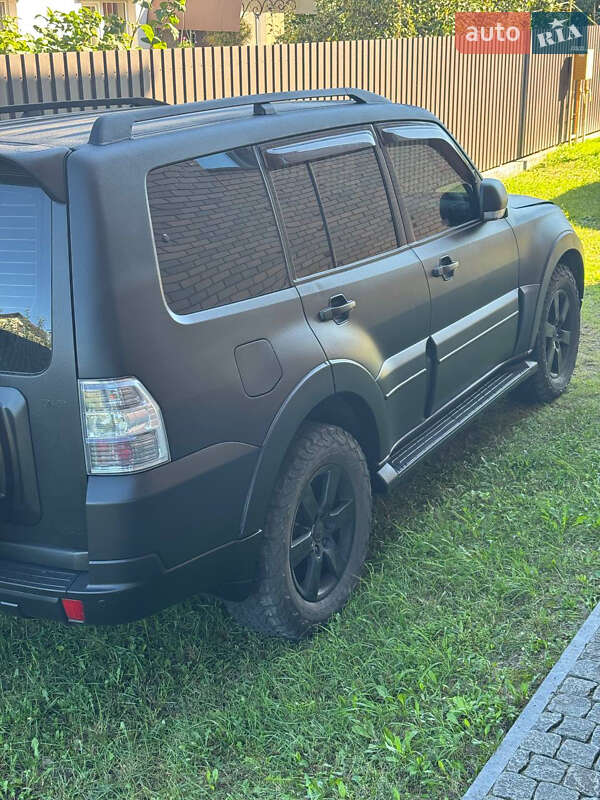 Внедорожник / Кроссовер Mitsubishi Pajero 2008 в Петропавловке