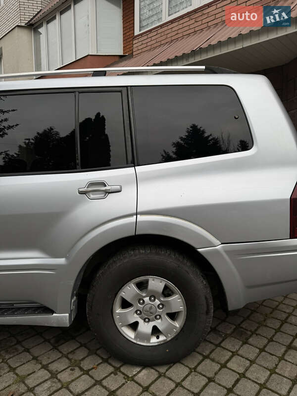 Позашляховик / Кросовер Mitsubishi Pajero 2003 в Чорткові