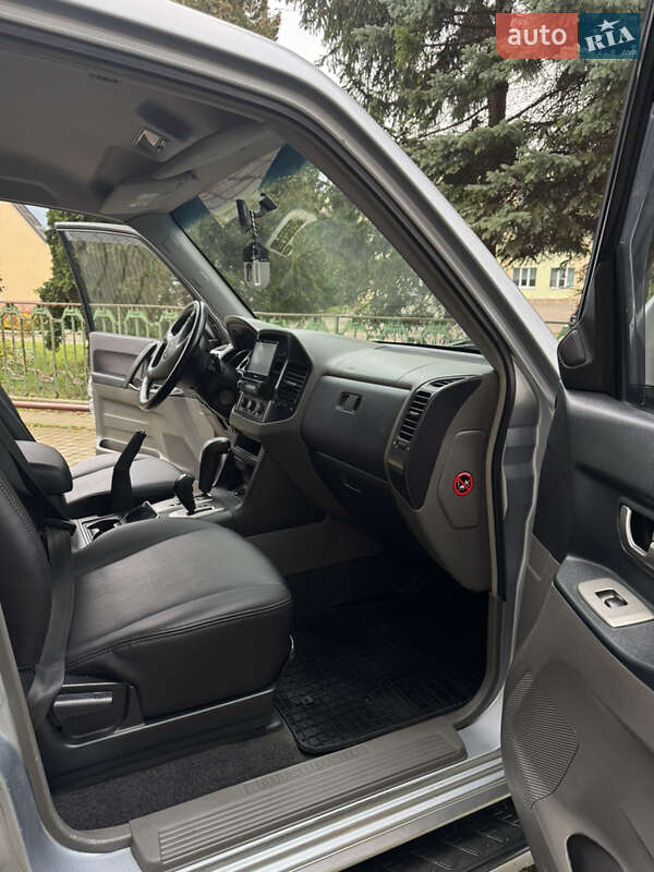 Позашляховик / Кросовер Mitsubishi Pajero 2003 в Чорткові