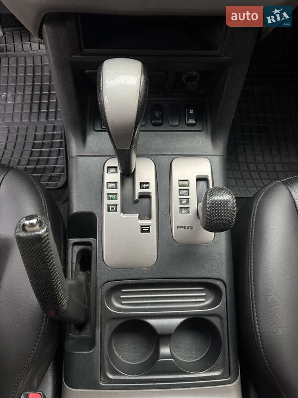 Позашляховик / Кросовер Mitsubishi Pajero 2003 в Чорткові