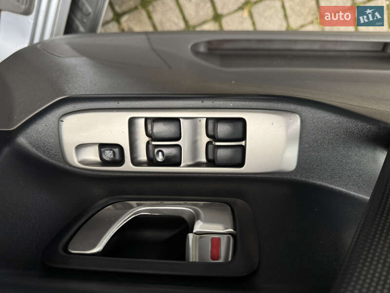 Позашляховик / Кросовер Mitsubishi Pajero 2003 в Чорткові