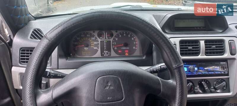 Позашляховик / Кросовер Mitsubishi Pajero 2002 в Києві