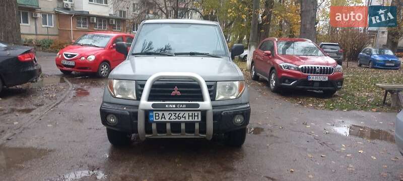 Позашляховик / Кросовер Mitsubishi Pajero 2002 в Києві