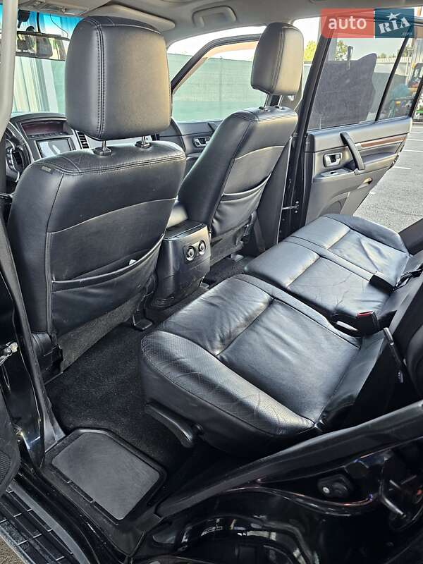 Внедорожник / Кроссовер Mitsubishi Pajero 2007 в Измаиле