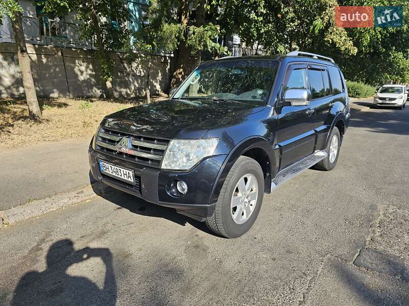 Внедорожник / Кроссовер Mitsubishi Pajero 2007 в Измаиле