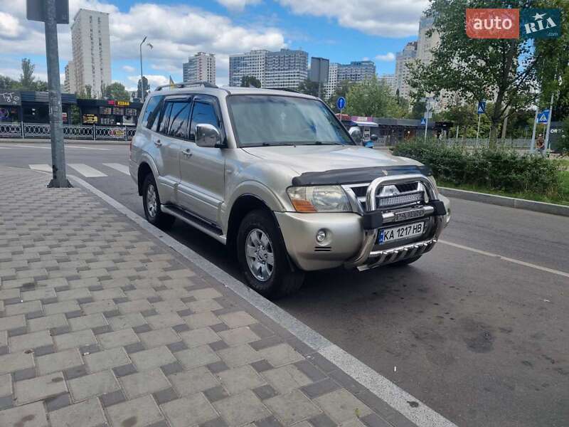 Mitsubishi Pajero 2006