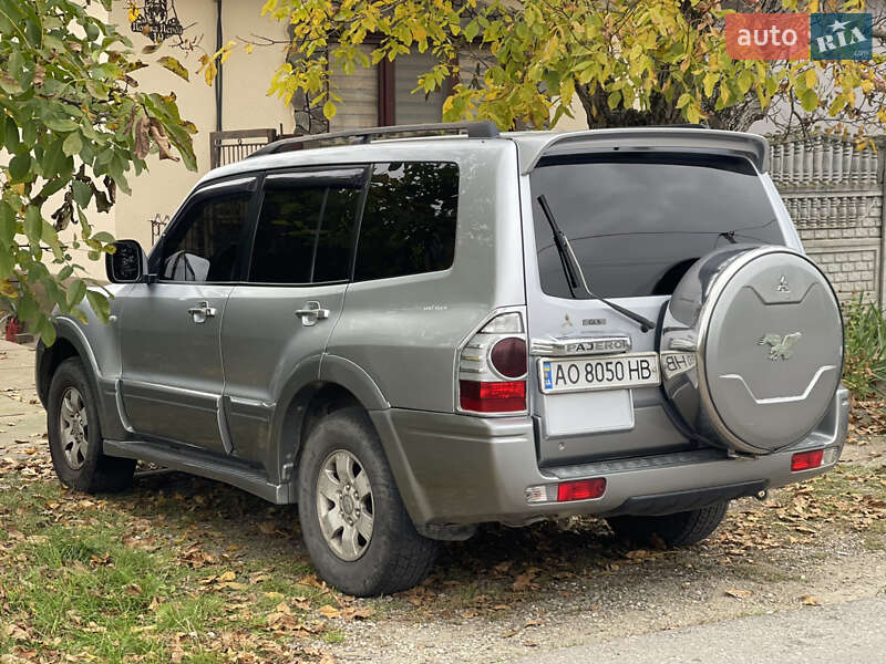 Внедорожник / Кроссовер Mitsubishi Pajero 2005 в Берегово фото 6 Внедорожник / Кроссовер Mitsubishi Pajero 2005 в Берегово
