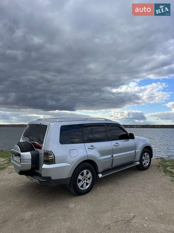 Внедорожник / Кроссовер Mitsubishi Pajero 2007 в Николаеве фото 13 Внедорожник / Кроссовер Mitsubishi Pajero 2007 в Николаеве