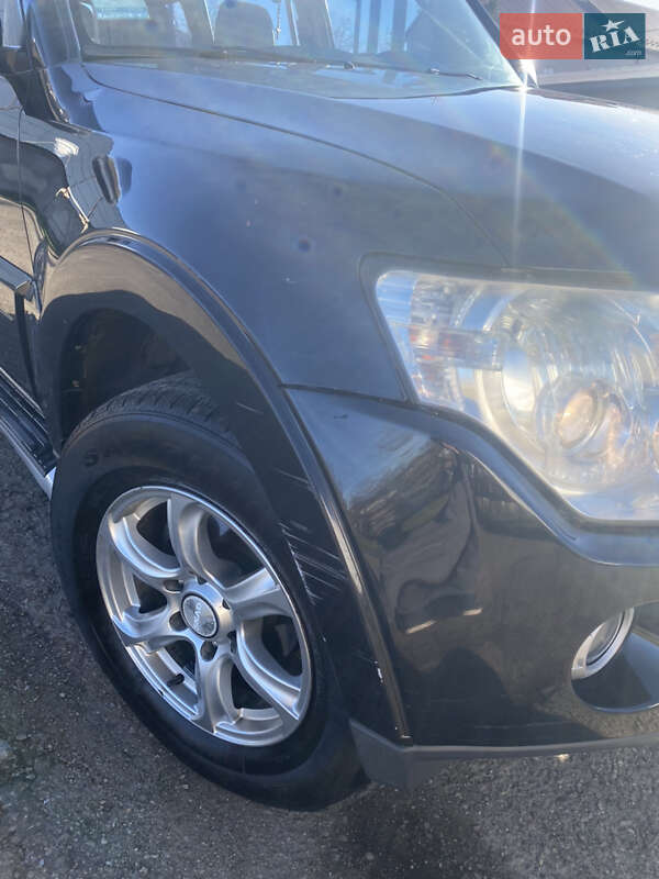 Позашляховик / Кросовер Mitsubishi Pajero 2007 в Стрию