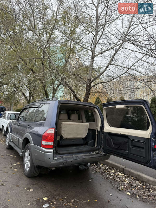 Внедорожник / Кроссовер Mitsubishi Pajero 2006 в Киеве