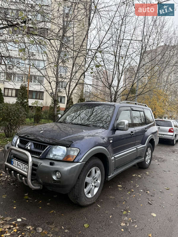 Внедорожник / Кроссовер Mitsubishi Pajero 2006 в Киеве