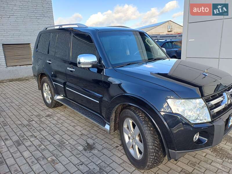 Позашляховик / Кросовер Mitsubishi Pajero 2008 в Горохові