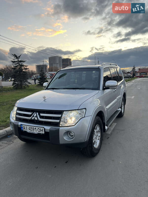 Позашляховик / Кросовер Mitsubishi Pajero 2007 в Києві