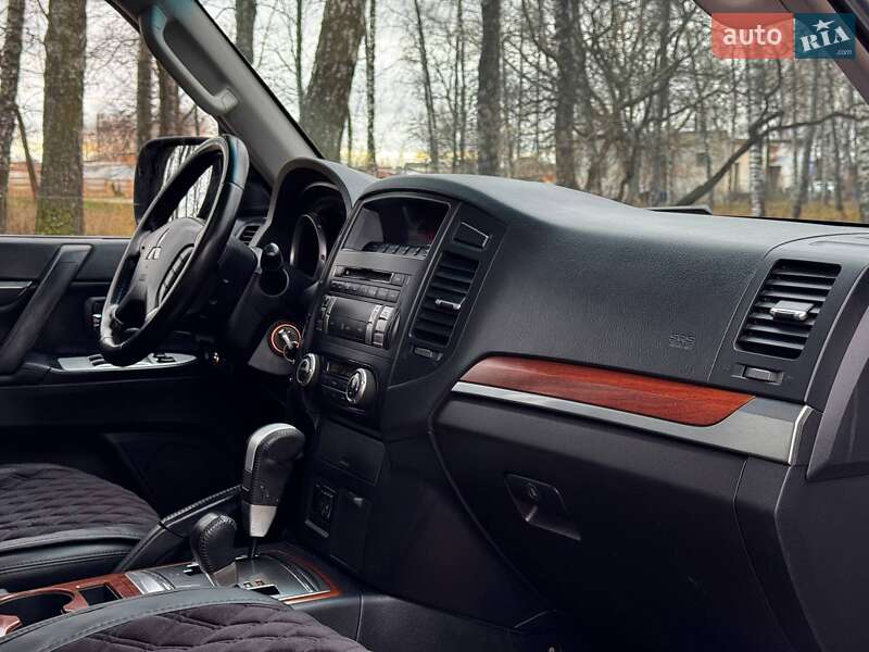 Внедорожник / Кроссовер Mitsubishi Pajero 2008 в Ахтырке