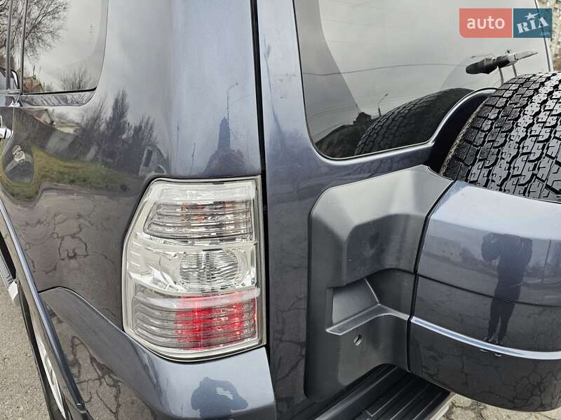 Позашляховик / Кросовер Mitsubishi Pajero 2007 в Харкові