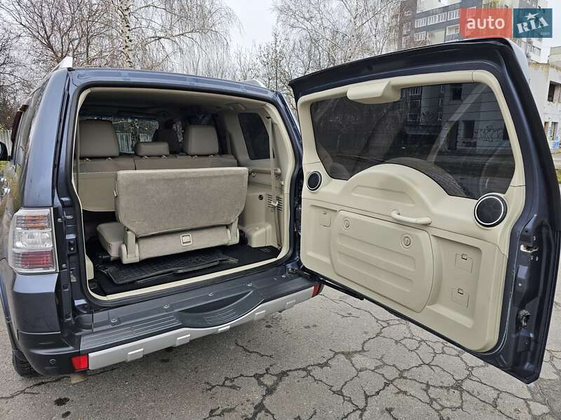 Позашляховик / Кросовер Mitsubishi Pajero 2007 в Харкові