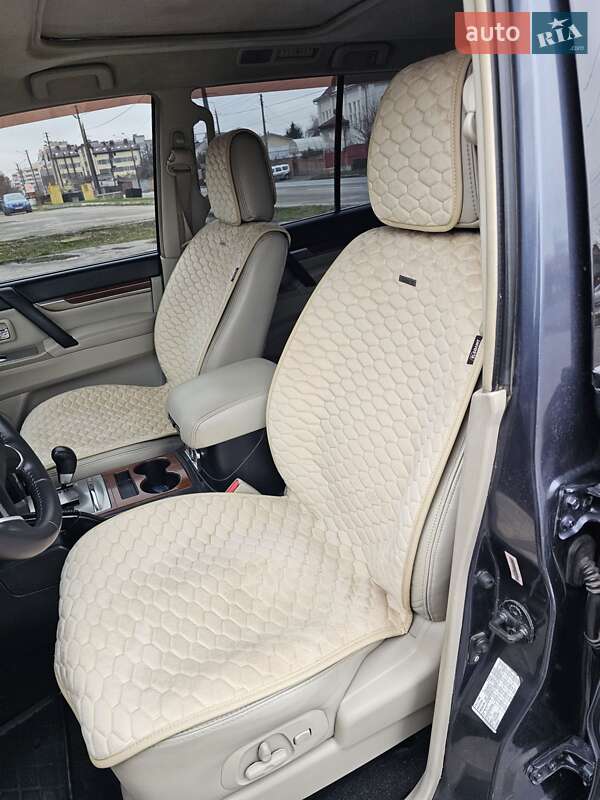 Позашляховик / Кросовер Mitsubishi Pajero 2007 в Харкові