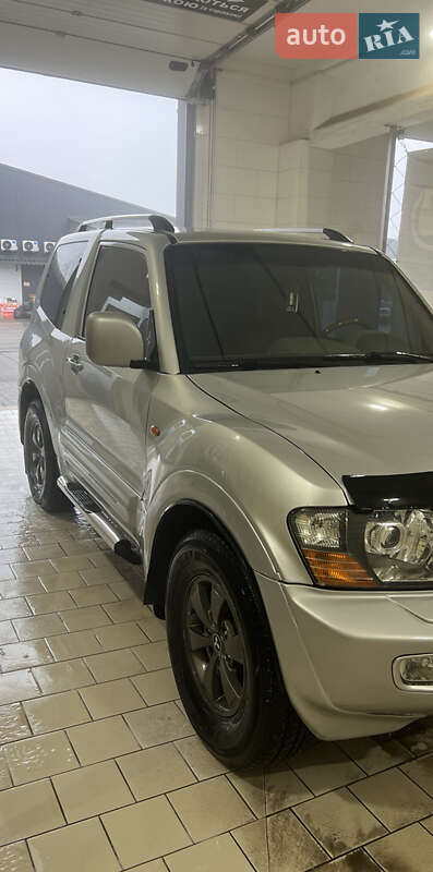 Внедорожник / Кроссовер Mitsubishi Pajero 2000 в Первомайске