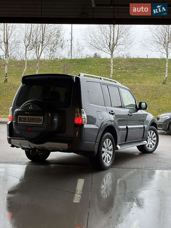 Внедорожник / Кроссовер Mitsubishi Pajero 2007 в Киеве