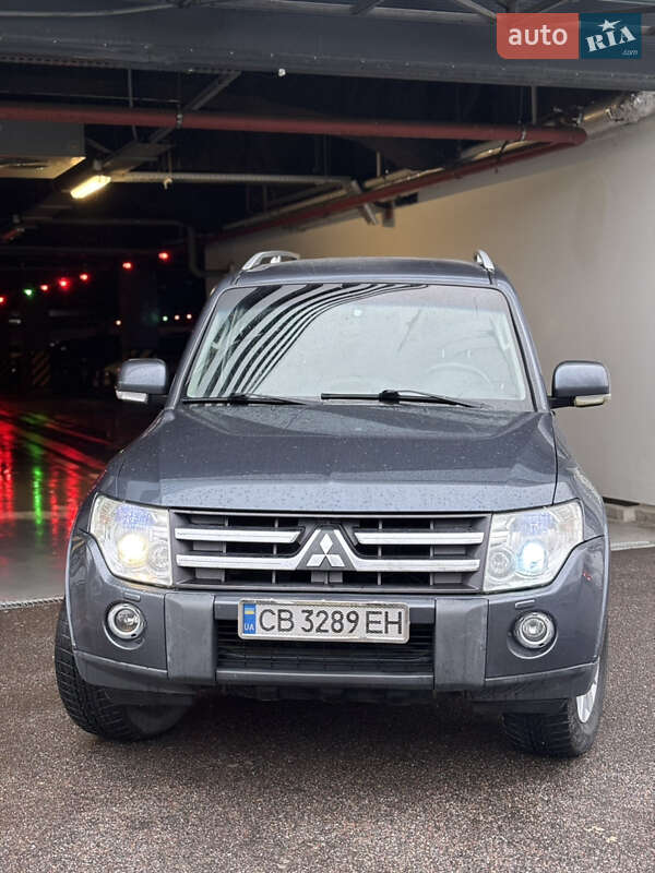 Внедорожник / Кроссовер Mitsubishi Pajero 2007 в Киеве