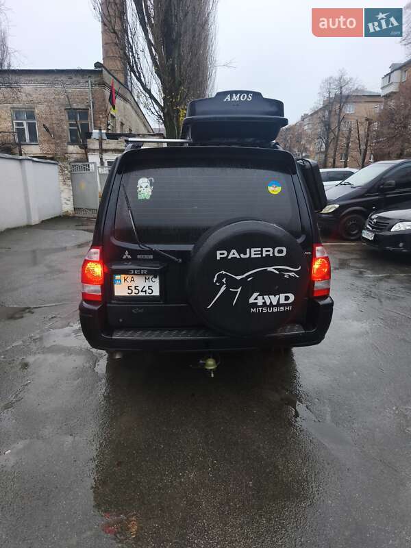 Позашляховик / Кросовер Mitsubishi Pajero 2005 в Києві