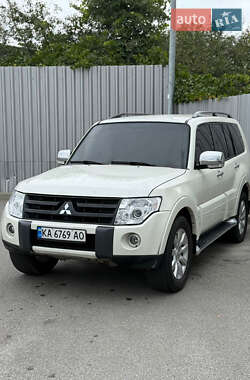 Внедорожник / Кроссовер Mitsubishi Pajero 2007 в Киеве