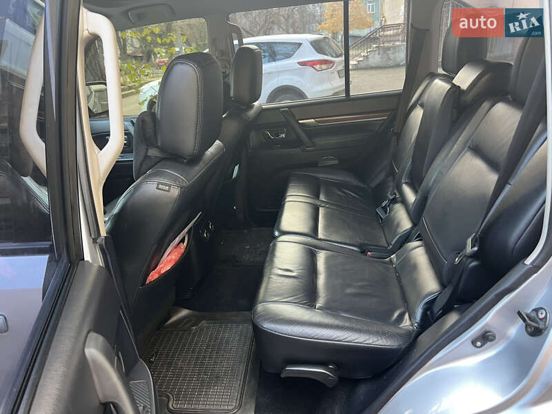 Внедорожник / Кроссовер Mitsubishi Pajero 2008 в Николаеве