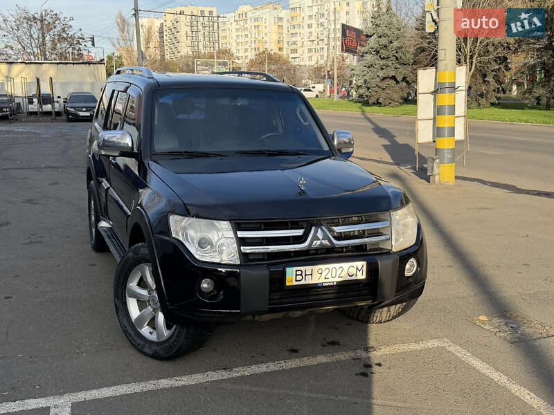 Позашляховик / Кросовер Mitsubishi Pajero 2007 в Одесі