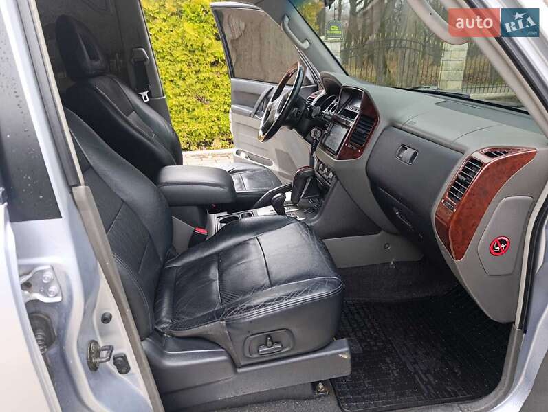 Позашляховик / Кросовер Mitsubishi Pajero 2004 в Львові фото 15 Позашляховик / Кросовер Mitsubishi Pajero 2004 в Львові