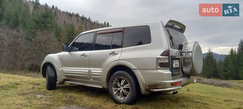 Внедорожник / Кроссовер Mitsubishi Pajero 2001 в Хусте