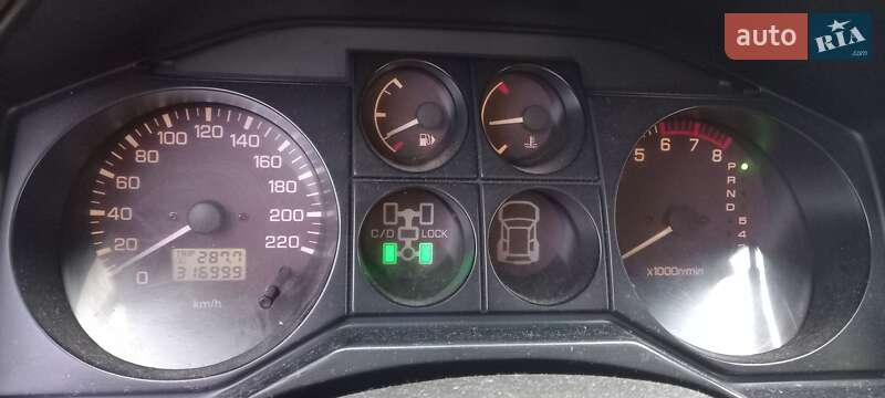 Внедорожник / Кроссовер Mitsubishi Pajero 2001 в Хусте