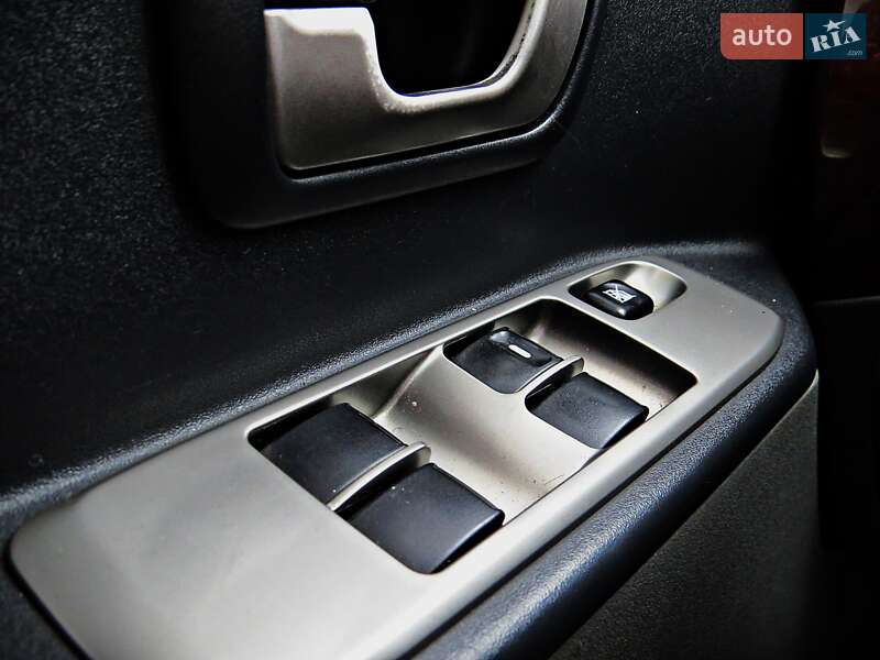 Внедорожник / Кроссовер Mitsubishi Pajero 2006 в Черкассах фото 7 Внедорожник / Кроссовер Mitsubishi Pajero 2006 в Черкассах