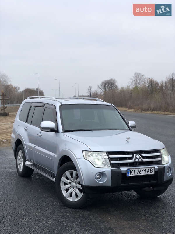 Внедорожник / Кроссовер Mitsubishi Pajero 2007 в Козельце