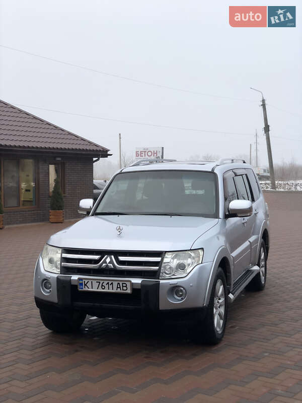Внедорожник / Кроссовер Mitsubishi Pajero 2007 в Козельце